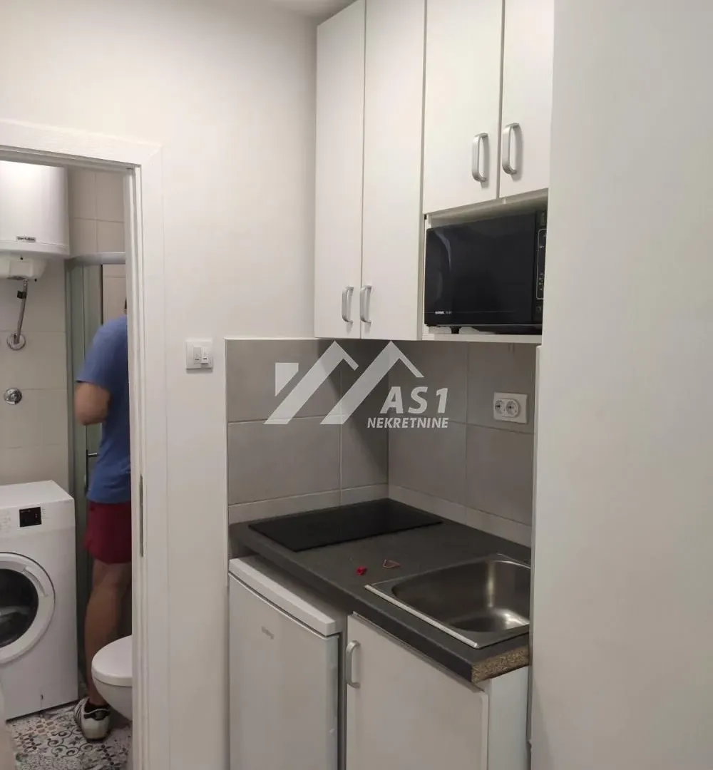 Izdavanje, stan, 20m², Sajam, Novi Sad Sve Podlokacije
