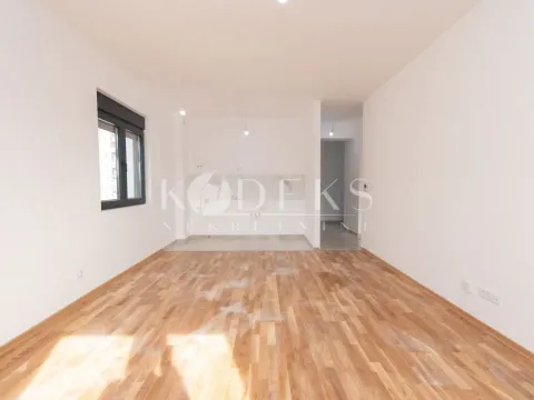 Izdavanje, dvosoban stan, 64m², City Kej, Podgorica - image 6