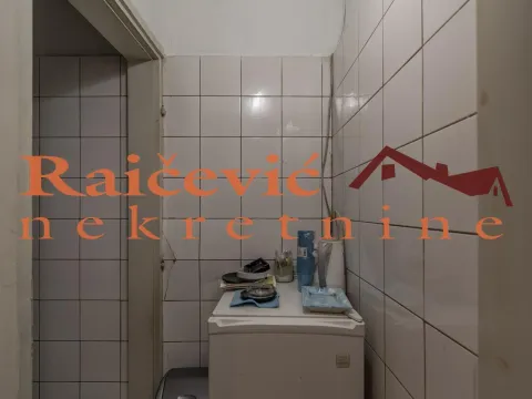 Prodaja, poslovni prostor, 45m², Centar, Stara Pazova - image 12