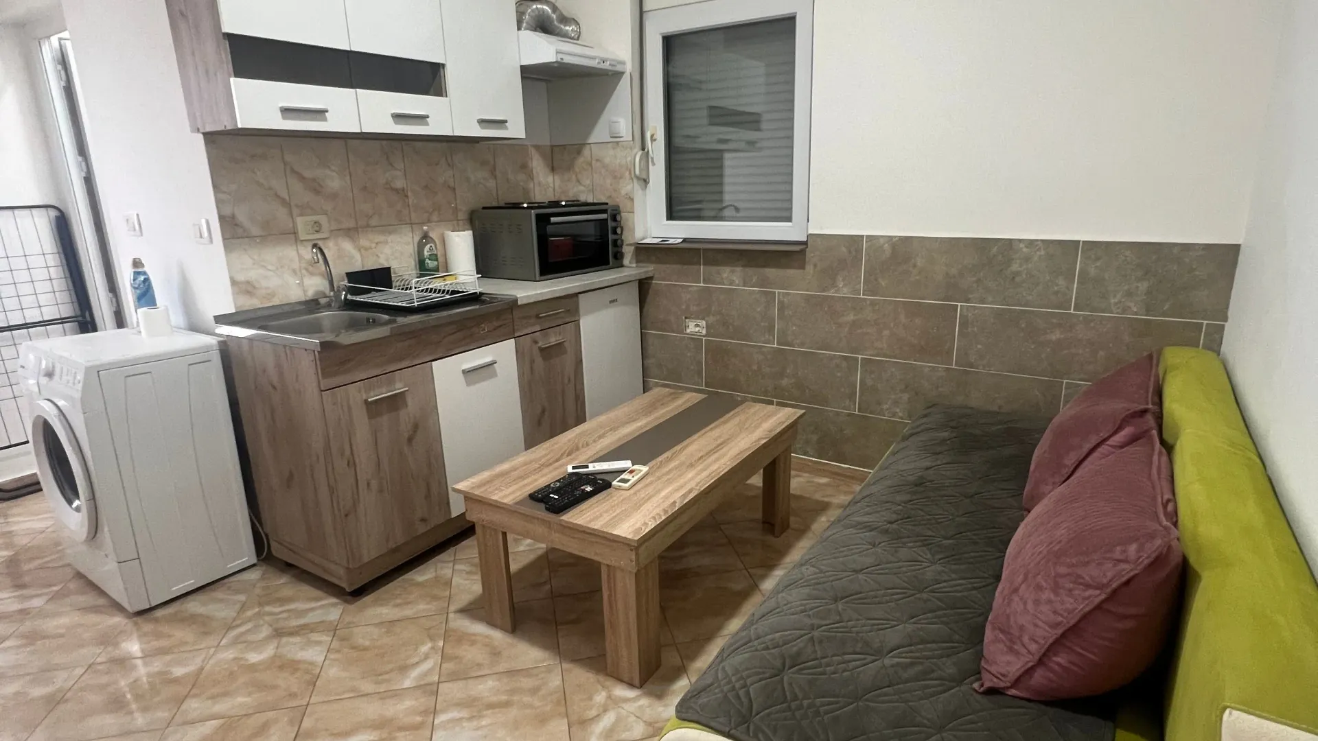 Izdavanje, jednosoban stan, 35m², Bjeliši, Bar