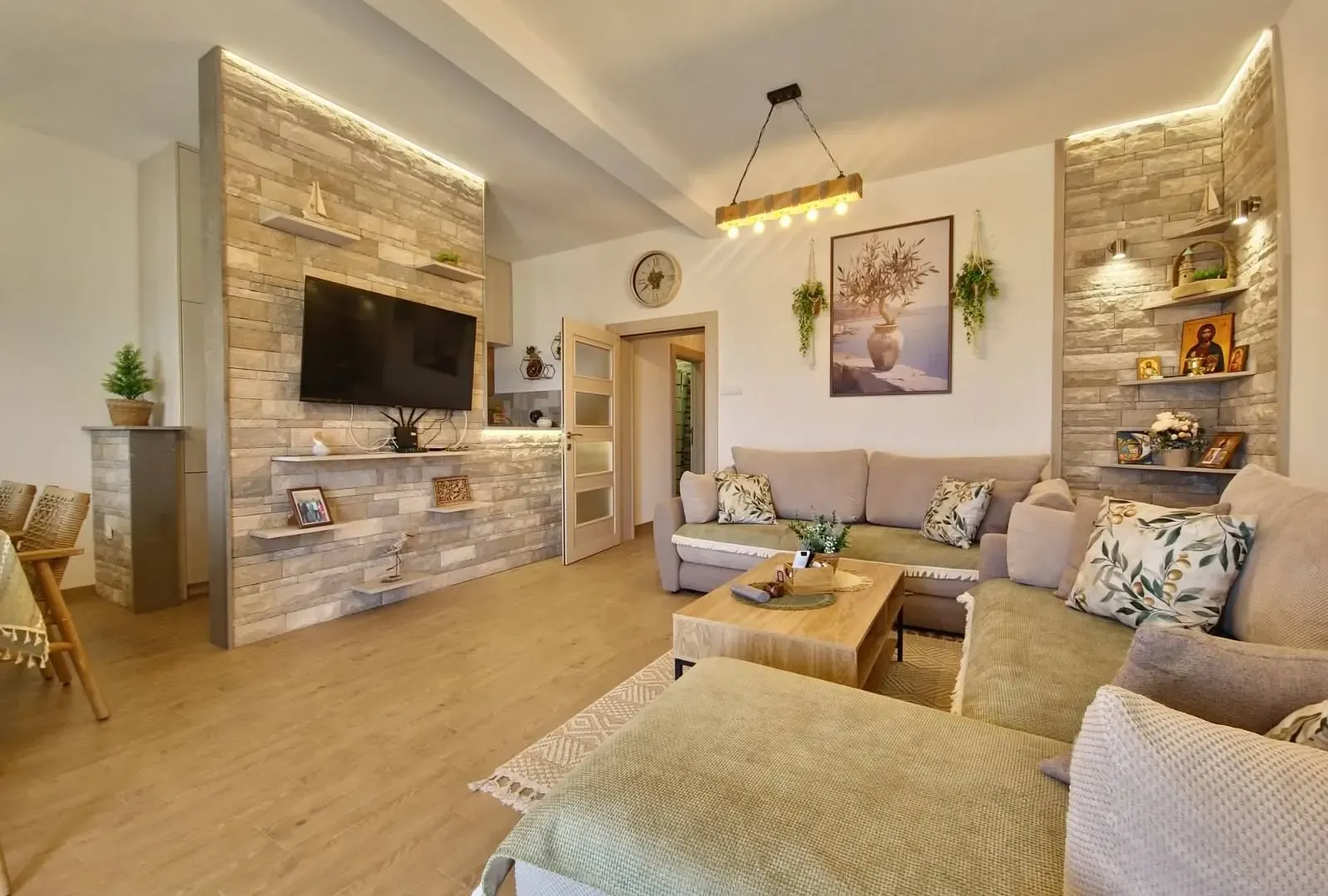 Izdavanje, kuća, 110m², Krimovica, Kotor