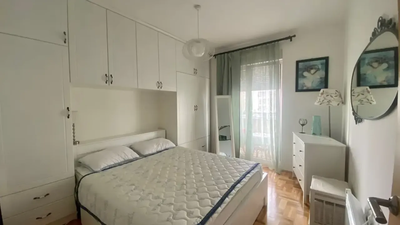 Izdavanje, stan, 70m², Tivat, Crna Gora