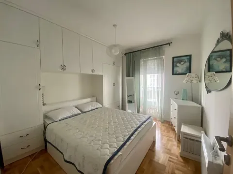 Izdavanje, stan, 70m², Tivat, Crna Gora