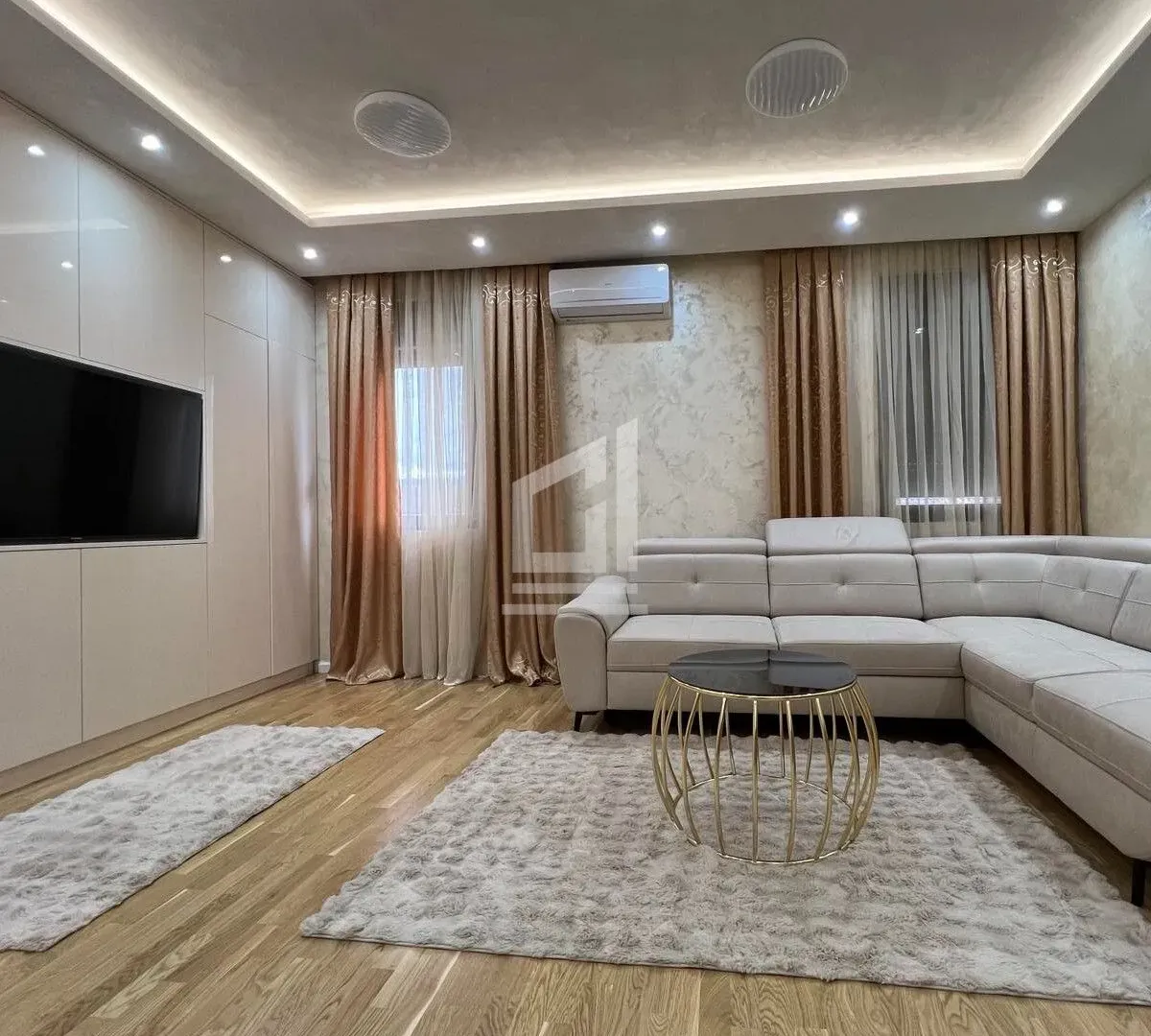 Izdavanje, garsonjera, 30m², Stara Varoš, Podgorica