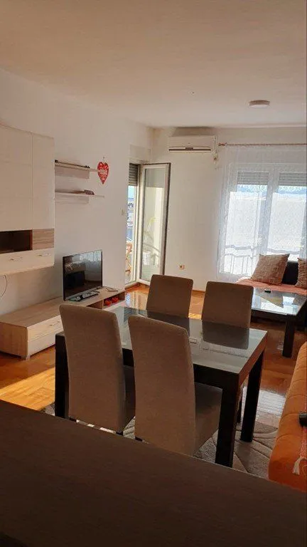 Izdavanje, jednosoban stan, 55m², Ljubović, Podgorica