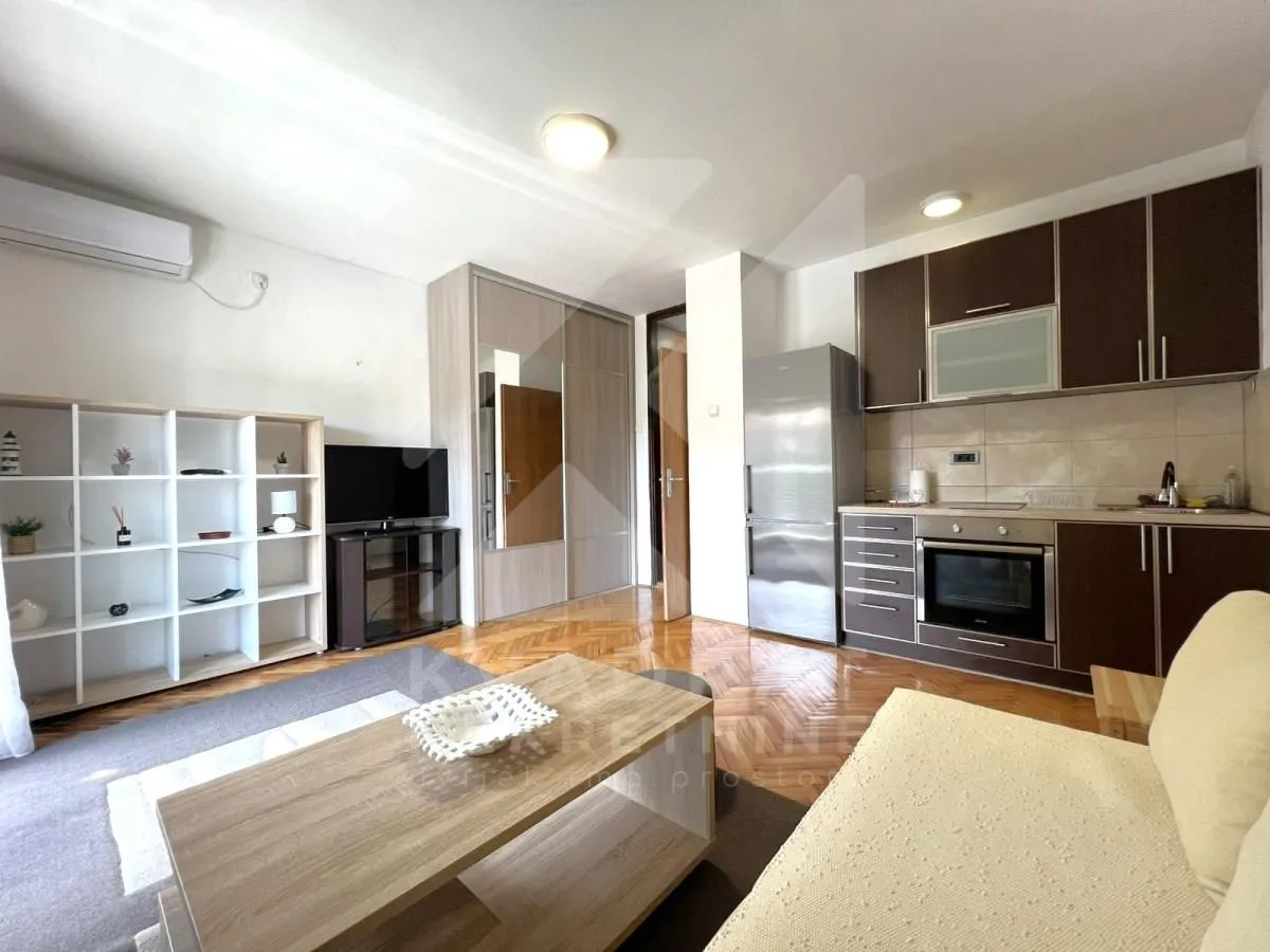 Rent, studio apartment, 27m², Momišići, Podgorica
