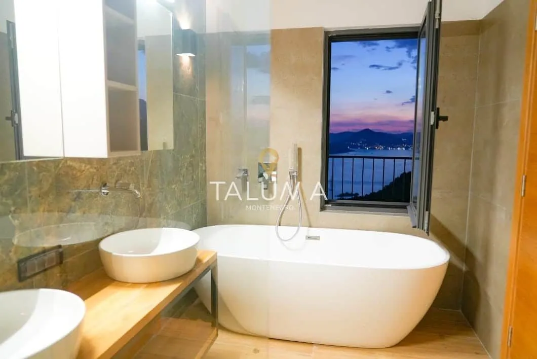 Sale, house, 420m², Blizikuće, Budva