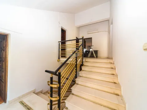 Izdavanje, poslovni prostor, 270m², Gorica C, Podgorica - image 15