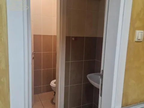 Izdavanje, poslovni prostor, 24m², Sajmište, Novi Sad - image 3