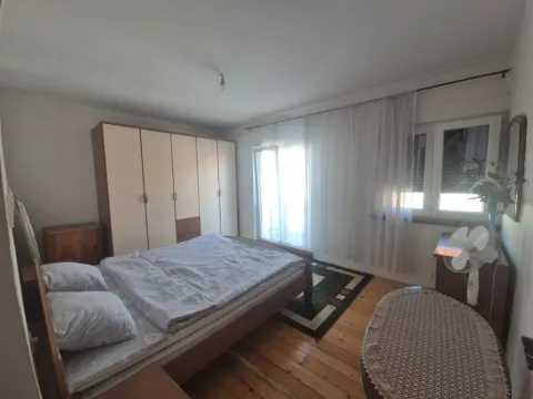 Izdavanje, jednosoban stan, 56m², Centar, Cetinje - image 4