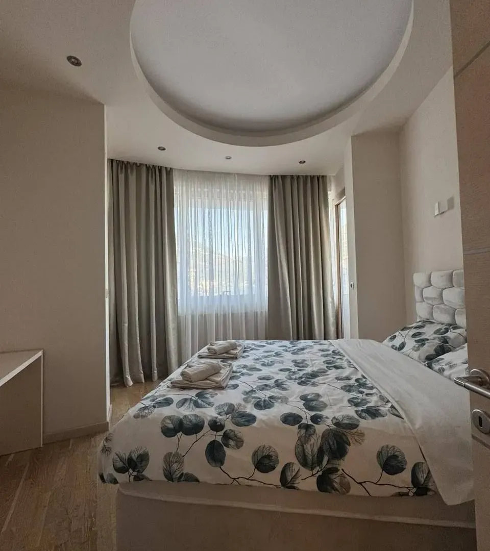 Prodaja, dvosoban stan, 117m², Centar, Budva