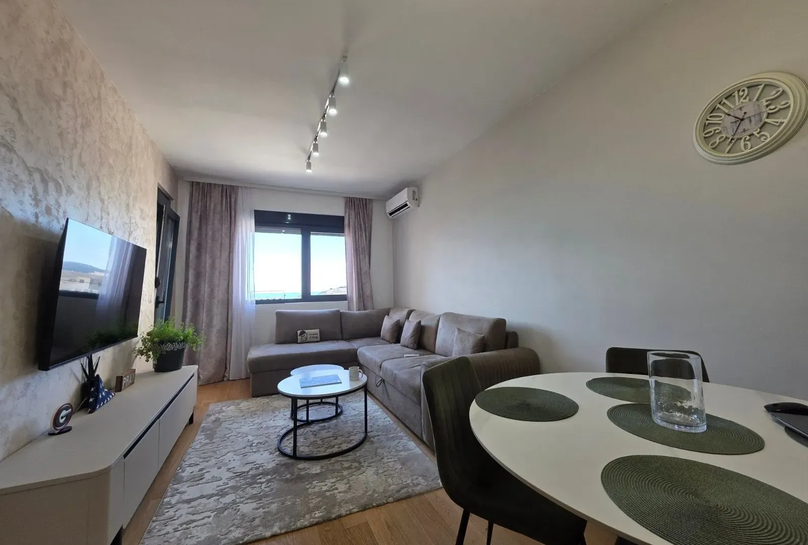 Sale, two bedroom apartment, 71m², Bečići, Budva