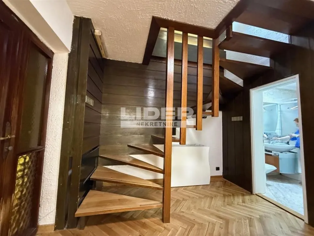 Izdavanje, kuća, 150m², Savski Venac, Beograd