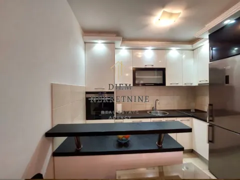 Rent, two bedroom apartment, 70m², Seljanovo, Tivat - image 9