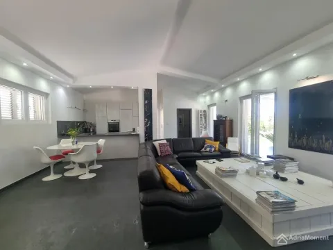 Sale, house, 239m², Kavač, Kotor - image 8