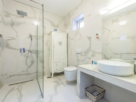 Rent, house, 350m², Budva, Crna Gora - image 22