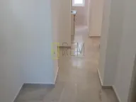 Izdavanje, poslovni prostor, 61m², Centar, Podgorica - image 2