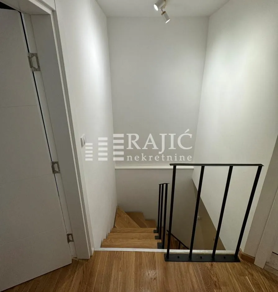 Rent, two bedroom apartment, 60m², Senjak, Beograd