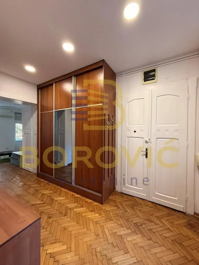 Izdavanje, dvosoban stan, 86m², Vračar Sve Podlokacije, Beograd
