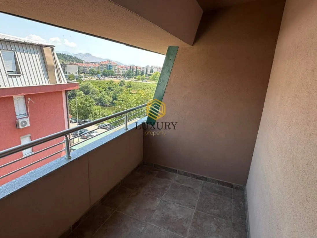 Prodaja, dvosoban stan, 60m², 1 maj, Podgorica