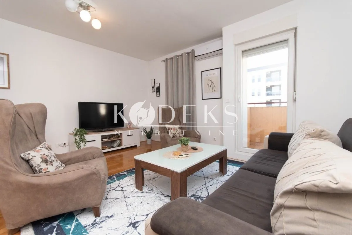 Izdavanje, dvosoban stan, 66m², Tuški Put, Podgorica