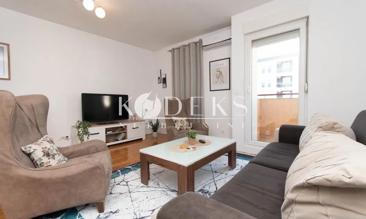 Izdavanje, dvosoban stan, 66m², Tuški Put, Podgorica