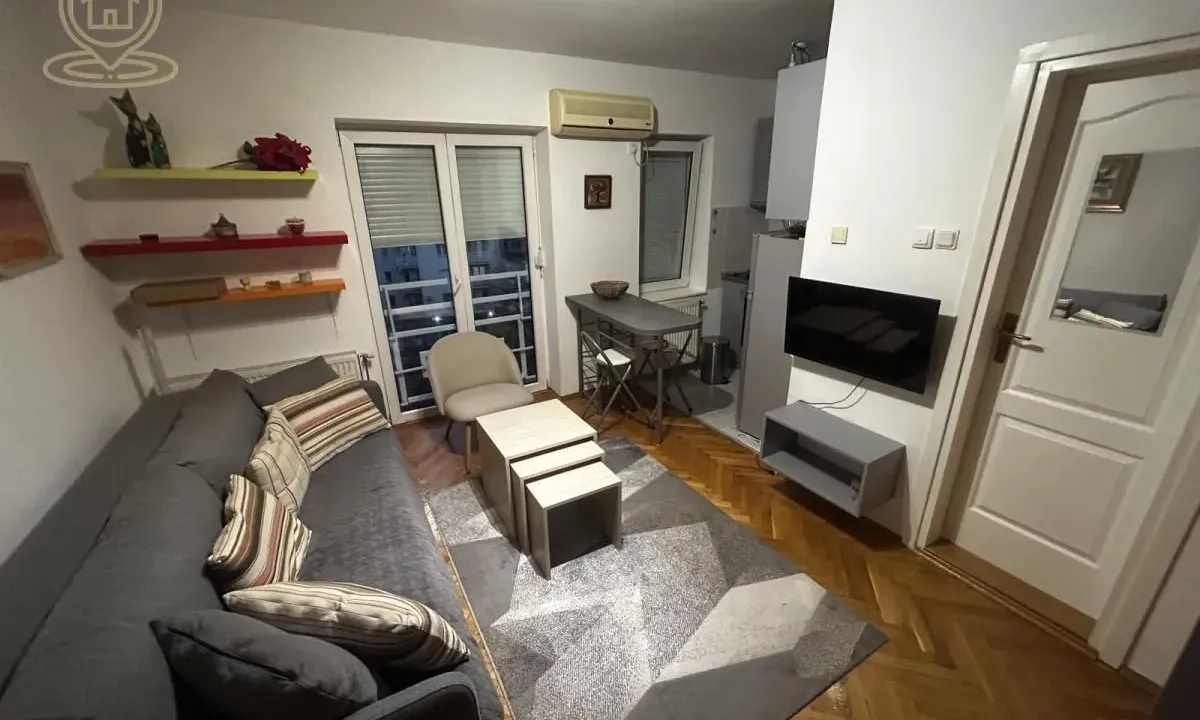 Izdavanje, jednosoban stan, 38m², Centar, Novi Sad