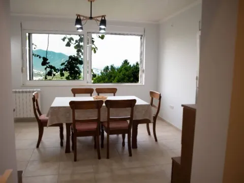 Izdavanje, trosoban stan, 90m², Srbina, Herceg Novi - image 9