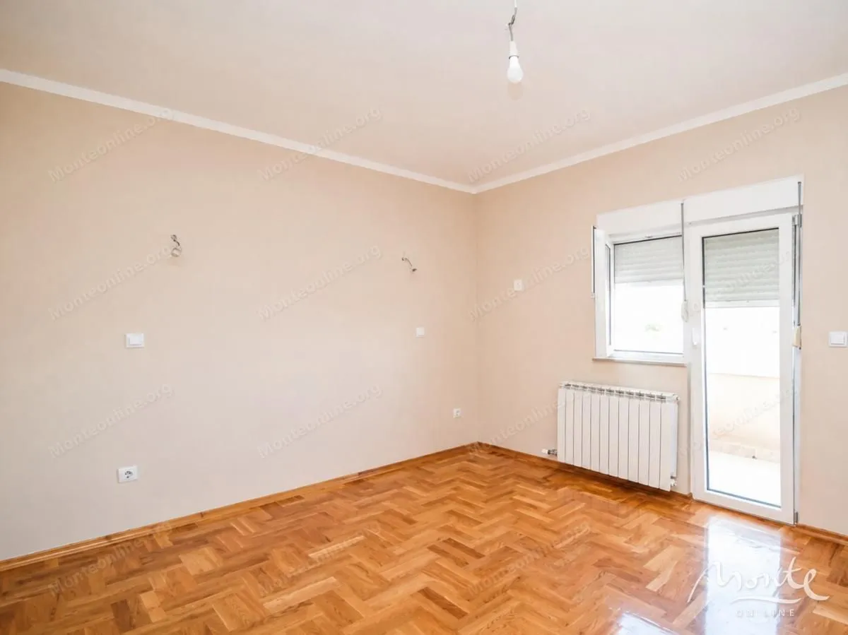 Prodaja, kuća, 369m², Donja Gorica, Podgorica