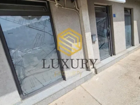 Rent, office space, 90m², Stari Aerodrom, Podgorica - image 4