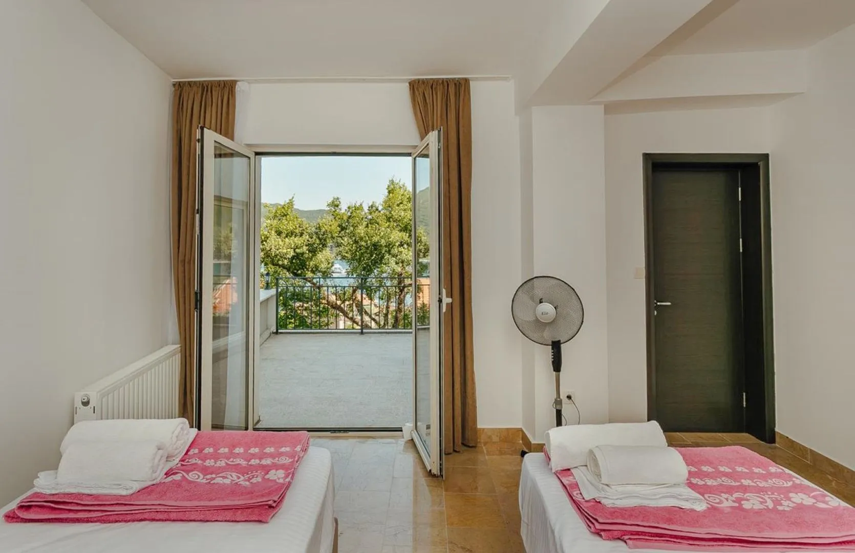 Prodaja, dvosoban stan, 96m², Kamenari, Herceg Novi