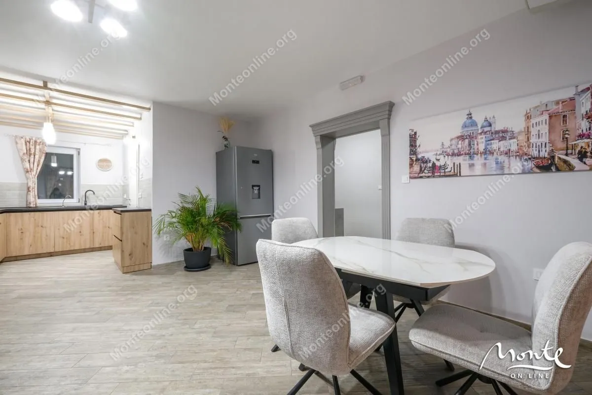 Prodaja, kuća, 198m², Tivat, Crna Gora