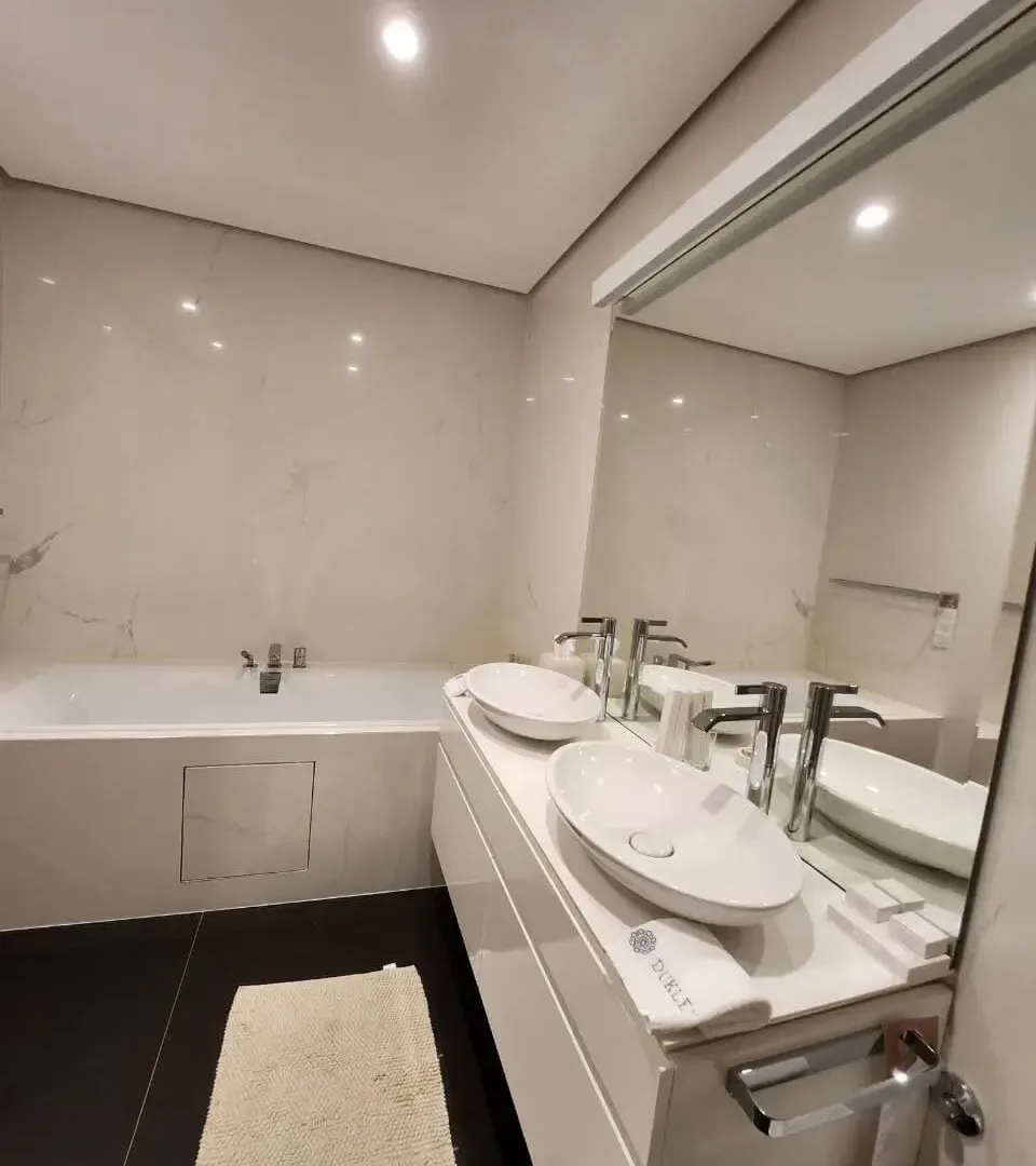 Prodaja, dvosoban stan, 138m², Dukley Gardens, Budva