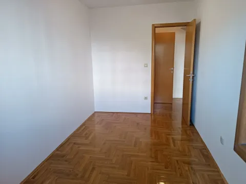 Rent, apartment, 67m², Podgorica, Crna Gora - image 2