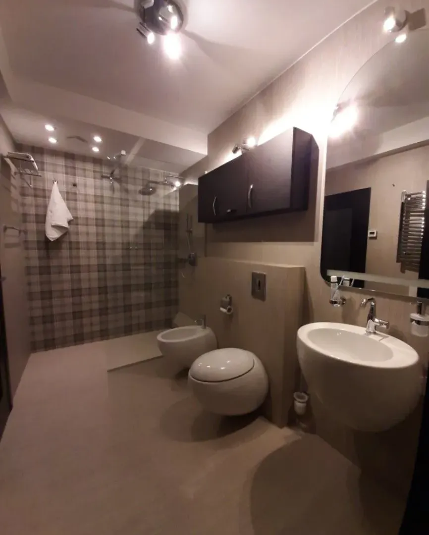 Prodaja, trosoban stan, 240m², Centar, Novi Sad
