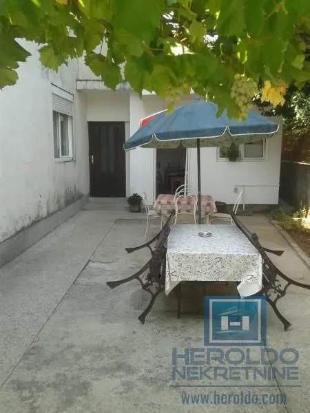 Prodaja, kuća, 300m², Sutomore, Bar
