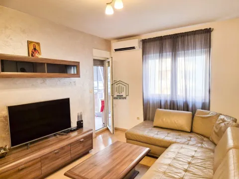 Izdavanje, jednosoban stan, 48m², City Kvart, Podgorica - image 2