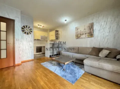 Izdavanje, jednosoban stan, 55m², City Kvart, Podgorica - image 11