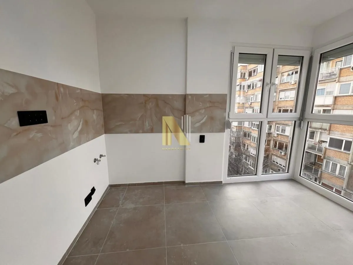 Prodaja, dvosoban stan, 73m², Centar, Novi Sad