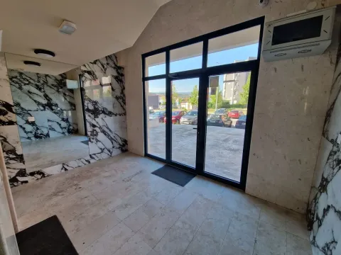 Izdavanje, stan, 70m², Blok 9, Podgorica - image 7