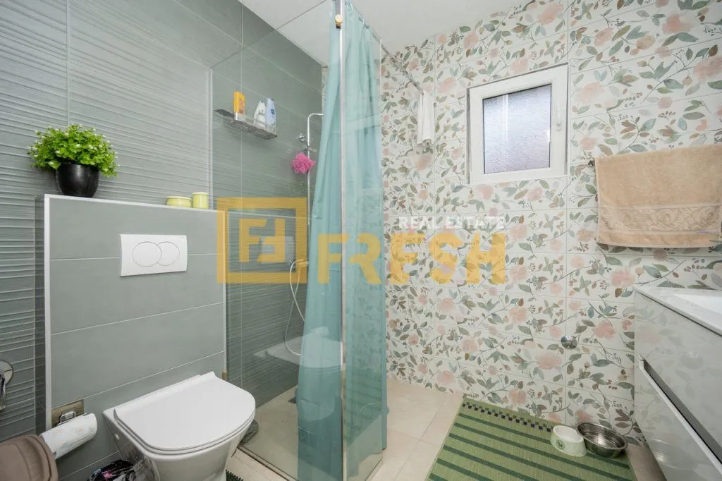 Sale, house, 180m², Dalmatinska ulica, Podgorica