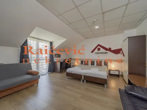 Sale, one bedroom apartment, 33m², Autokomanda, Voždovac Sve Podlokacije - image 2