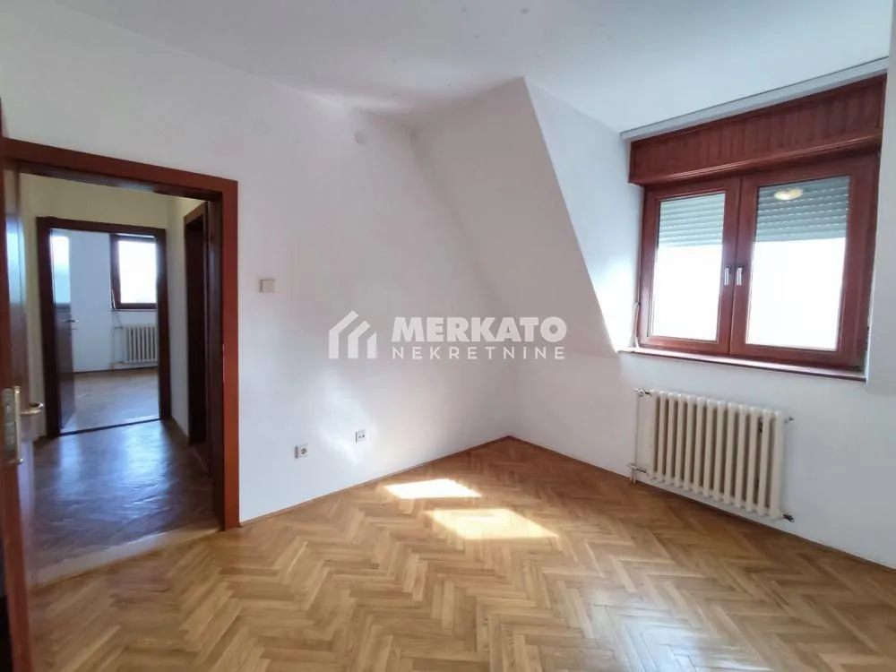 Prodaja, četvorosoban stan, 124m², Centar, Zrenjanin