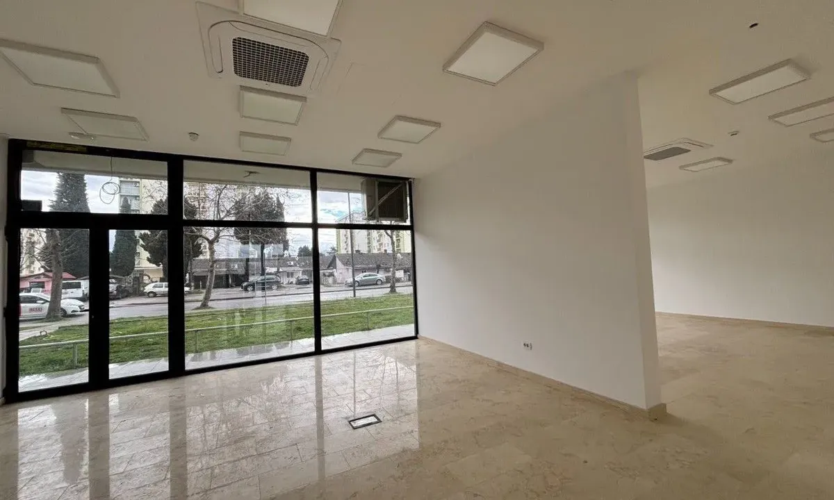 Rent, office space, 123m², Pobrežje, Podgorica
