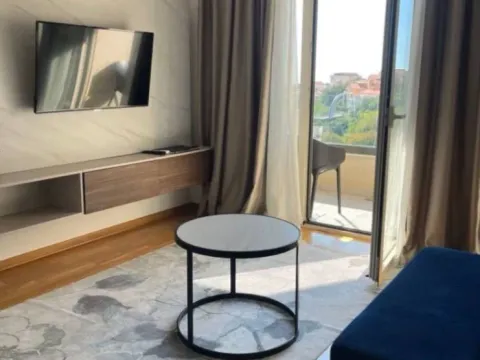 Izdavanje, garsonjera, 34m², Budva, Crna Gora