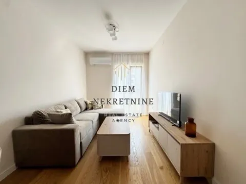 Izdavanje, jednosoban stan, 42m², Central Point, Podgorica - image 12