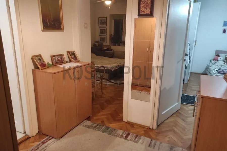 Sale, two bedroom apartment, 61m², Slavujev Venac, Zvezdara Sve Podlokacije