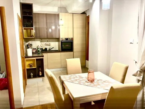 Izdavanje, jednosoban stan, 53m², Gorica C, Podgorica - image 2