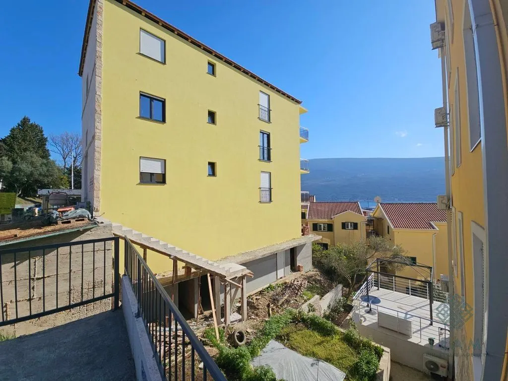 Prodaja, jednosoban stan, 45m², Đenovići, Herceg Novi