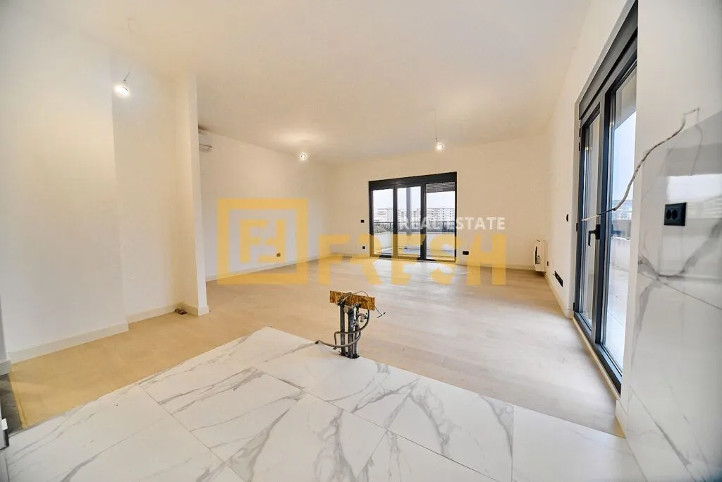 Prodaja, trosoban stan, 149m², Krivi Most, Podgorica